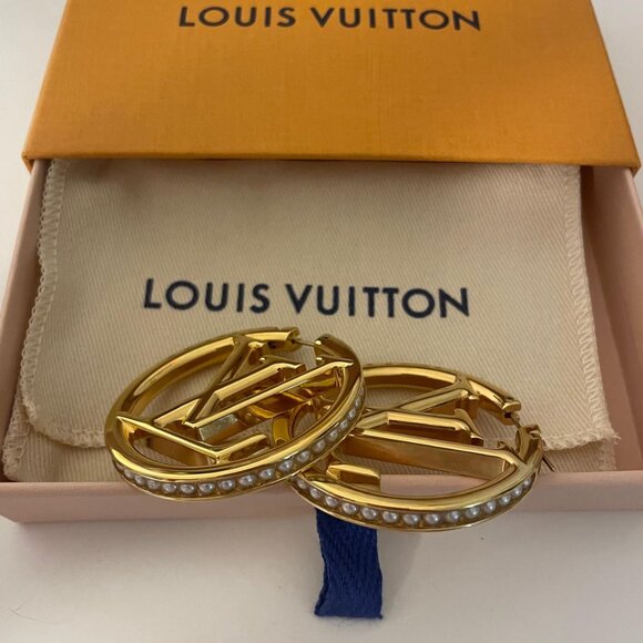 Louis Vuitton Louise Pearls Earrings - Picture 5 of 5